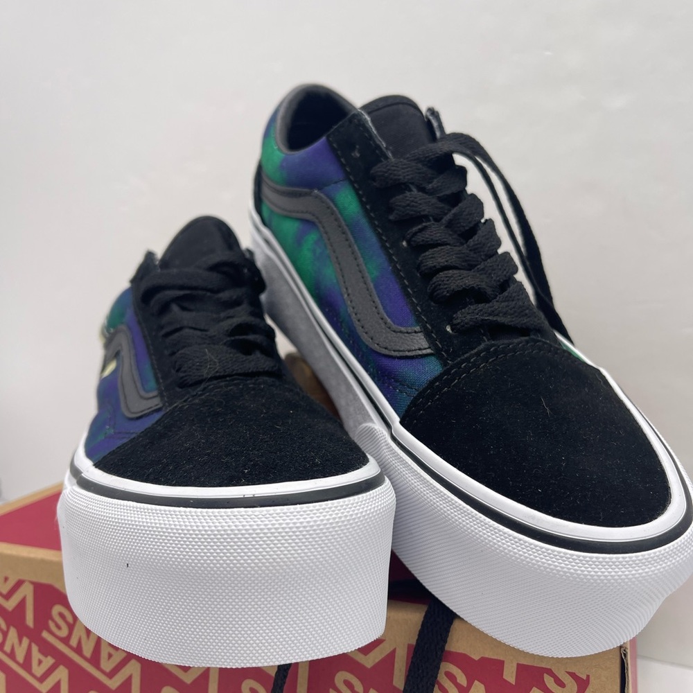 Vans WMNS Black Multi Old Skool Stackform
Midnight Glow Black
Platform Sneakers - Picture 3 of 16
